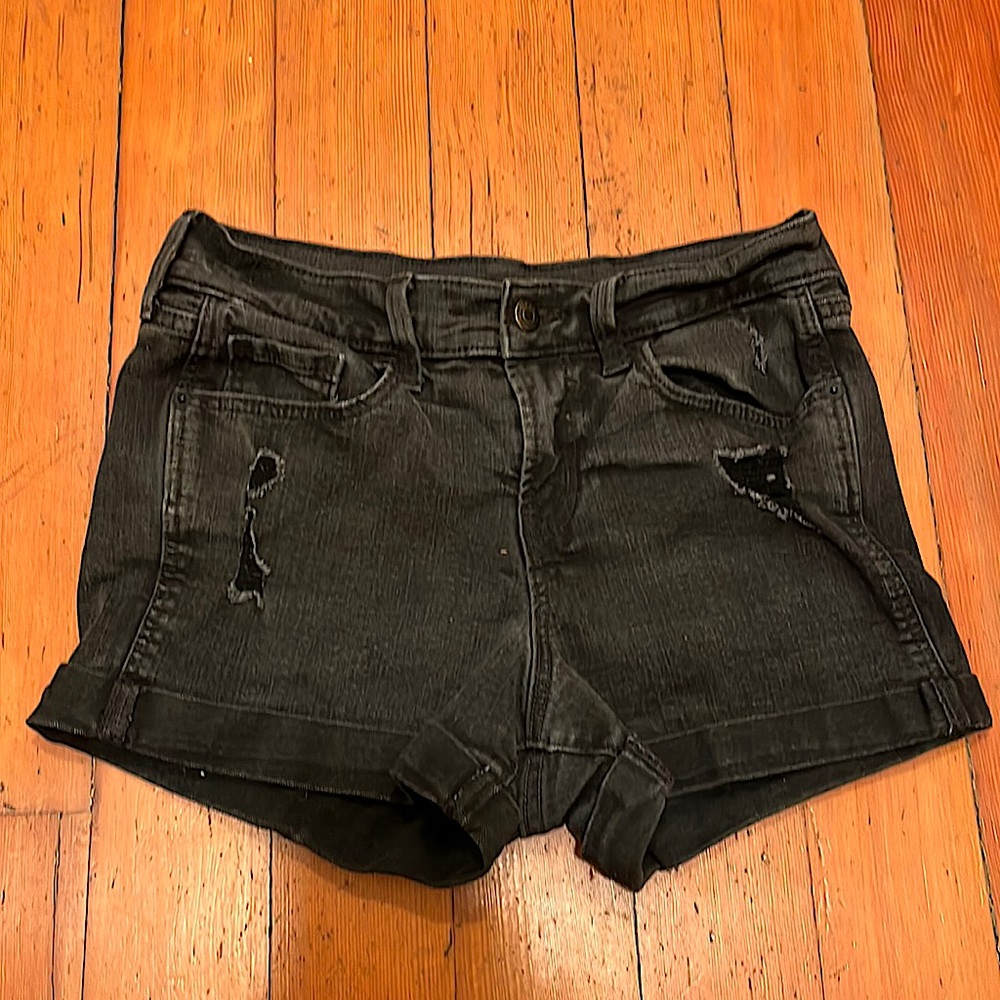 Black old navy mid-rise shorts